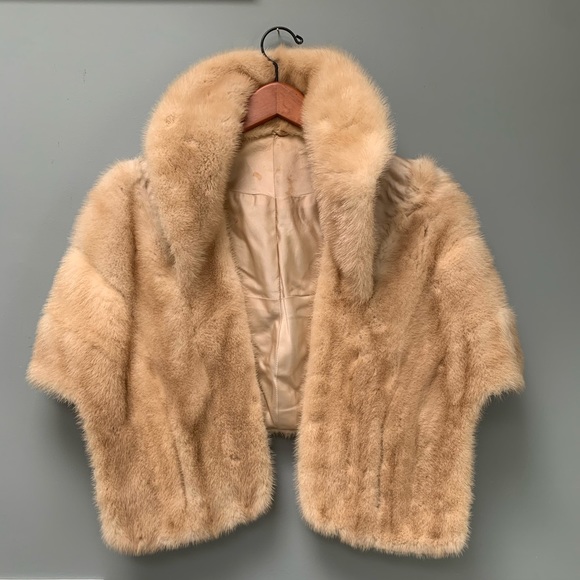 Jackets & Blazers - Vintage Fur Shoulder Cover/Cape/Wrap